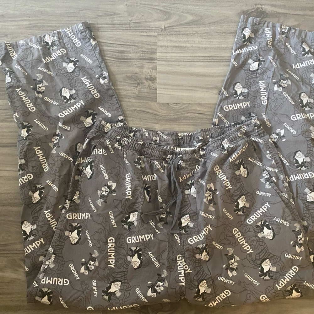 Disney parks snow whites grumpy pajama pants adult xl